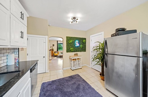 Royersford House | Comfort, Fun & Retro Retreat