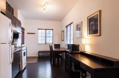 Desjardins Apartment | Comfort & Getaway in Old Lévis | Studio Urbain