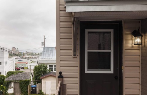 Desjardins Apartment | Comfort & Getaway in Old Lévis | Studio Urbain