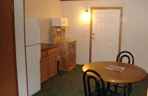 Thayer Hotel | Comfort Green Motel