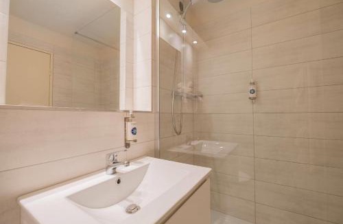 Tourcoing Hotel | Comfort Hotel Lille L'Union