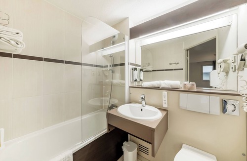 Saran Hotel | Comfort Hotel Orleans Saran