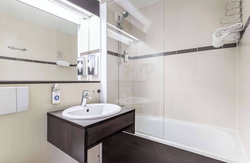 Saran Hotel | Comfort Hotel Orleans Saran