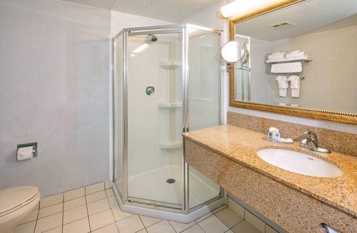 Peterborough Hotel | Comfort Hotel & Suites