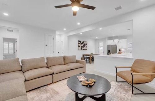 Biggs Field House | Comfort in Prime Location