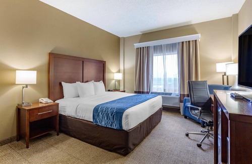 Martinsburg Hotel | Comfort Inn Aikens Center