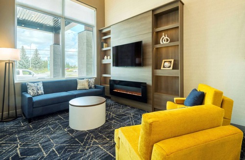 Kingston Hotel | Comfort Inn and Suites