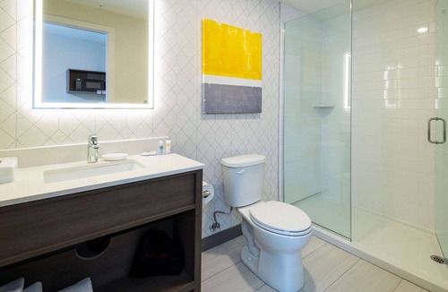 Kingston Hotel | Comfort Inn and Suites