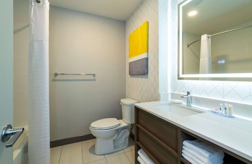 Kingston Hotel | Comfort Inn and Suites