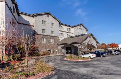 Bentonville Hotel | Comfort Inn Bentonville - Crystal Bridges