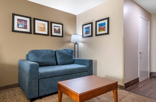 Crestline Heights Hotel | Comfort Inn Birmingham - Irondale