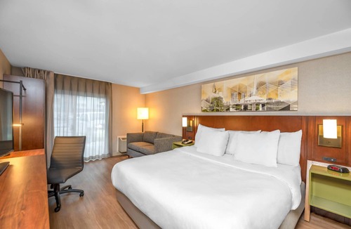 Boucherville Hotel | Comfort Inn Boucherville
