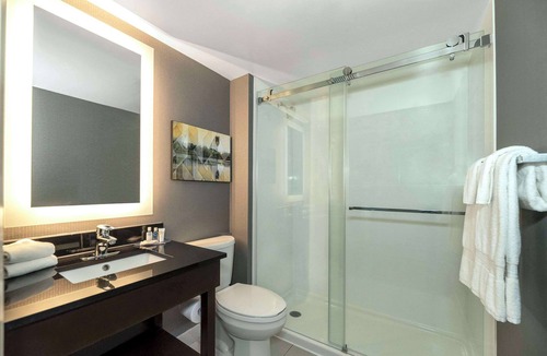 Brossard Hotel | Comfort Inn Brossard