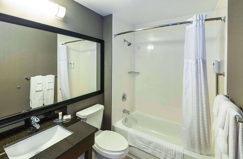 Thunder Bay Hotel | Comfort Inn