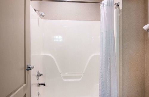 Camden Hotel | Comfort Inn Camden
