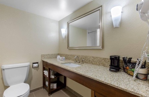 Bowie Hotel | Comfort Inn Conference Center