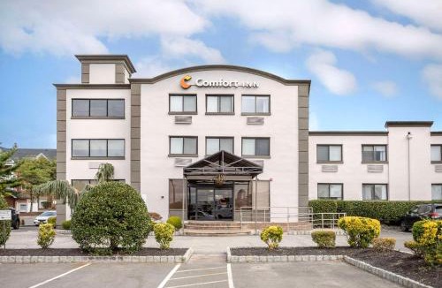 Edgewater Hotel | Comfort Inn Edgewater on Hudson River