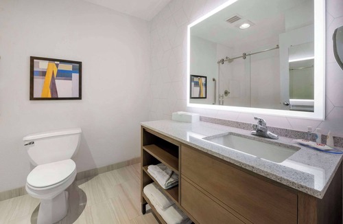 Edinburgh Hotel | Comfort Inn Edinburgh - Columbus