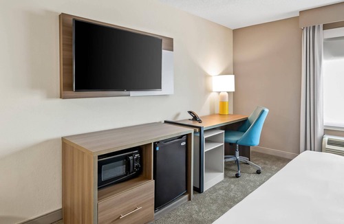Emporia Hotel | Comfort Inn Emporia