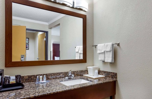 Hoffman Estates Hotel | Comfort Inn Hoffman Estates - Schaumburg