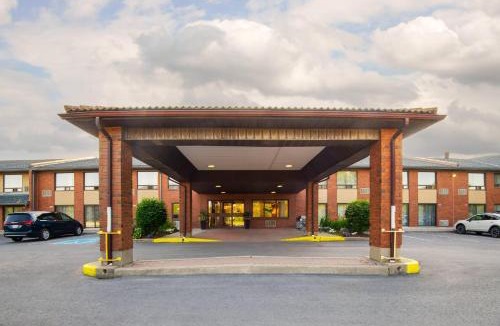 Kingston Hotel | Comfort Inn Hwy 401