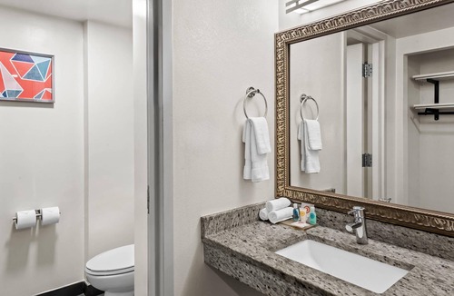 Lake Arbor Hotel | Comfort Inn Largo-Washington DC East
