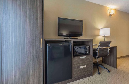 Desjardins Hotel | Comfort Inn Levis