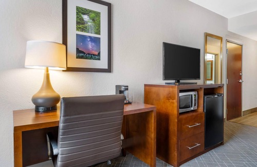 Madison Hotel | Comfort Inn Madison near Clifty Falls