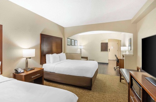 Meridian Hotel | Comfort Inn Meridian - Bonita Lakes