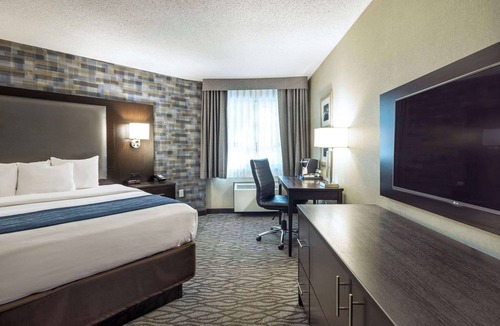 Pointe Claire Hotel | Comfort Inn Montréal Aéroport