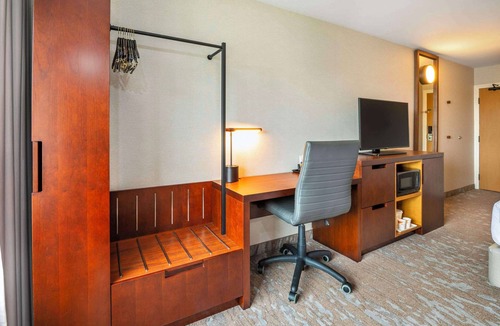 Sharon Hotel | Comfort Inn Newmarket