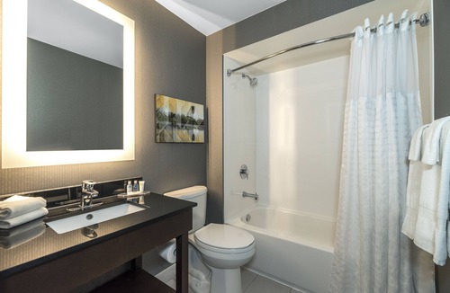 Sharon Hotel | Comfort Inn Newmarket