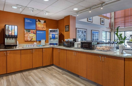 Okemos Hotel | Comfort Inn Okemos - East Lansing