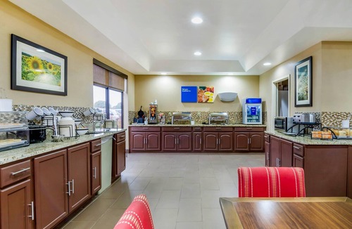 Ottawa Hotel | Comfort Inn Ottawa Kansas