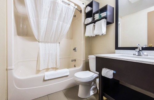 Owen Sound Hotel | Comfort Inn Owen Sound
