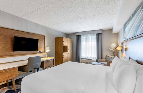 Point Edward Hotel | Comfort Inn Sarnia