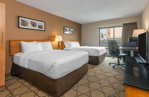 Simcoe Hotel | Comfort Inn Simcoe