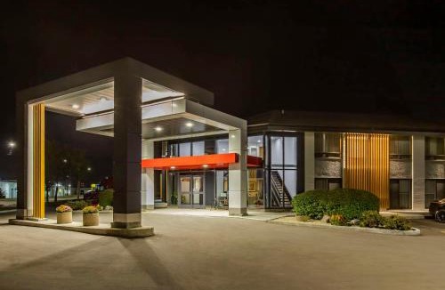 Brossard Hotel | Comfort Inn South