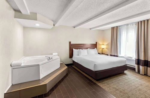 Maryland Heights Hotel | Comfort Inn St. Louis - Westport Event Center