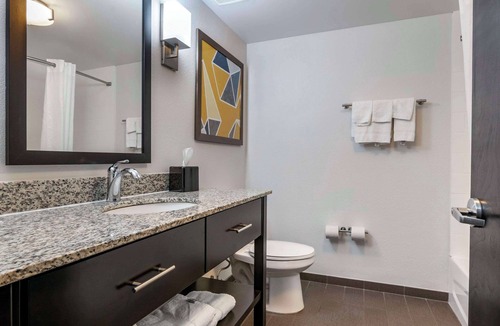 Bridgeton Hotel | Comfort Inn St. Louis Airport