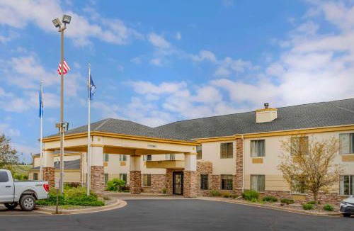 Black River Falls Hotel | Comfort Inn & Suites Black River Falls I-94