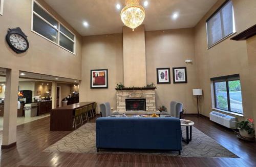Black River Falls Hotel | Comfort Inn & Suites Black River Falls I-94