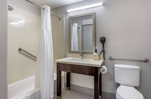 North Little Rock Hotel | Comfort Inn & Suites North Little Rock JFK Blvd