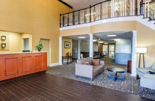Stone Mountain Hotel | Comfort Inn & Suites at Stone Mountain