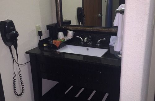 Alvarado Hotel | Comfort Inn & Suites Alvarado