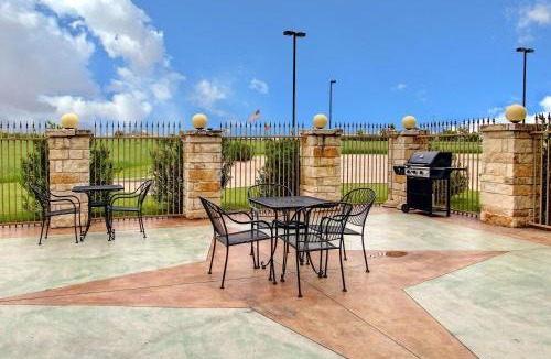 Alvarado Hotel | Comfort Inn & Suites Alvarado