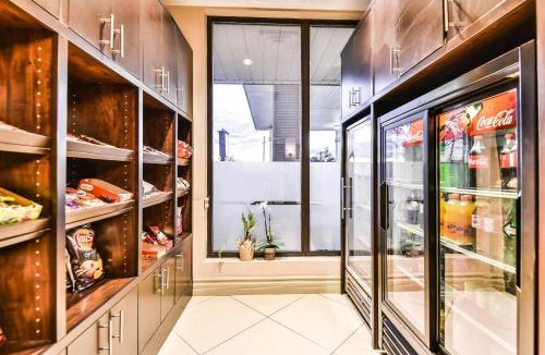 Windsor Hotel | Comfort Inn & Suites Ambassador Bridge