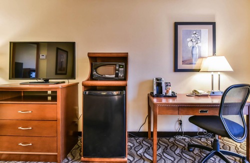 Windsor Hotel | Comfort Inn & Suites Ambassador Bridge