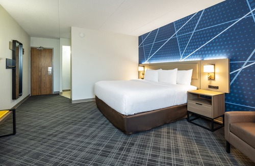 Barrie Hotel | Comfort Inn & Suites Barrie