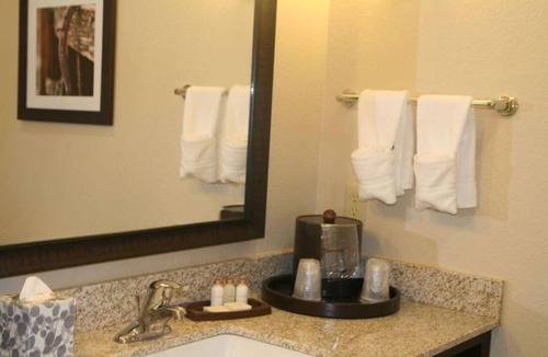 Beeville Hotel | Comfort Inn & Suites Beeville